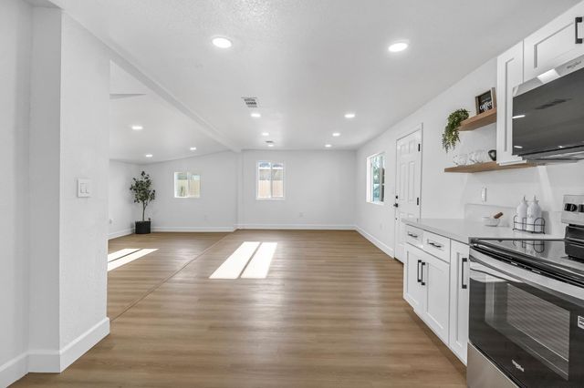 3640 Calvin, Fresno, CA 93725