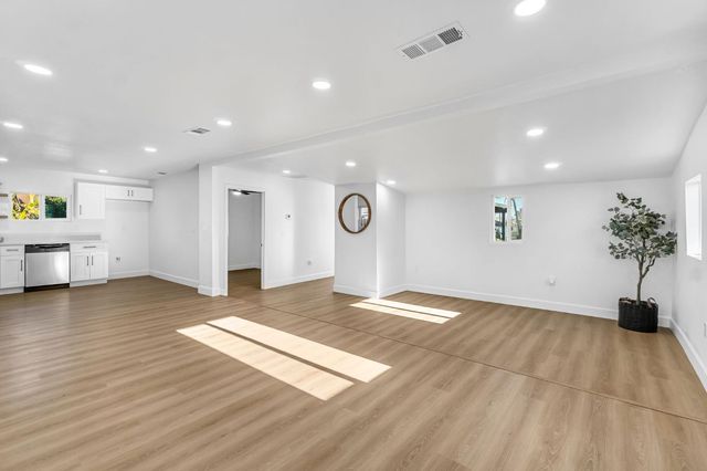 3640 Calvin, Fresno, CA 93725