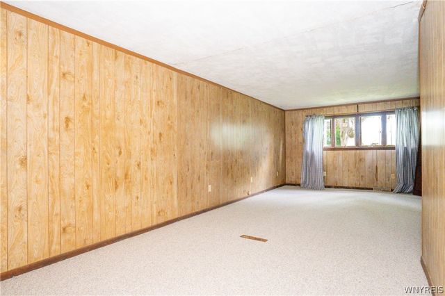 54 Barnsdale Avenue, West Seneca, NY 14224