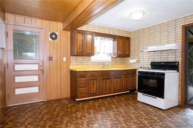 54 Barnsdale Avenue, West Seneca, NY 14224