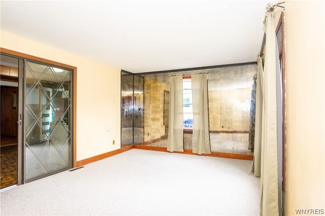 54 Barnsdale Avenue, West Seneca, NY 14224