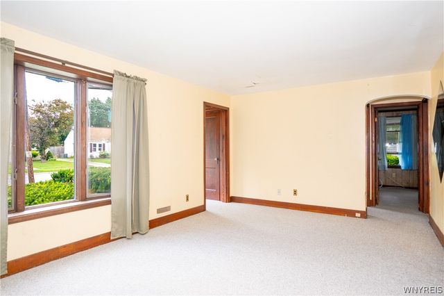 54 Barnsdale Avenue, West Seneca, NY 14224