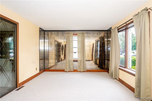 54 Barnsdale Avenue, West Seneca, NY 14224