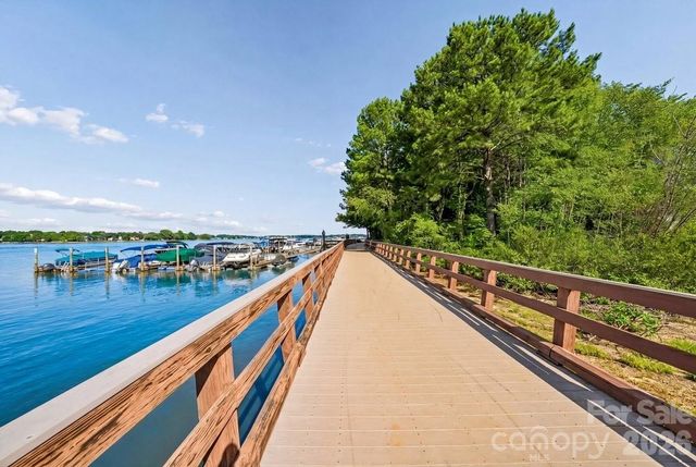 17229 Green Dolphin Lane, Cornelius, NC 28031
