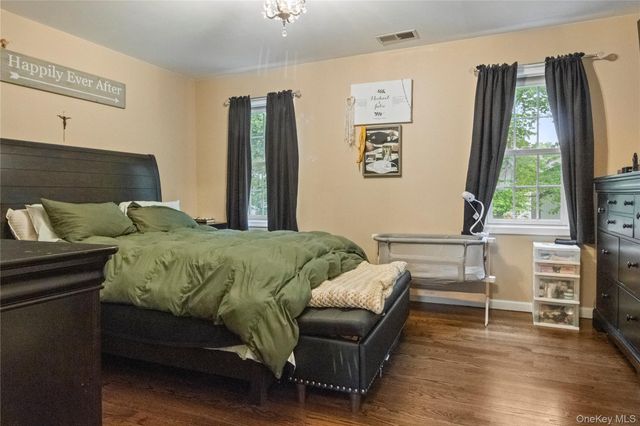 638 E Main Street, Jefferson Valley, NY 10535