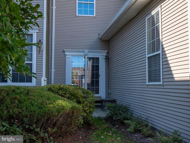 80 DISPATCH DRIVE # 97, Washington Crossing, PA 18977