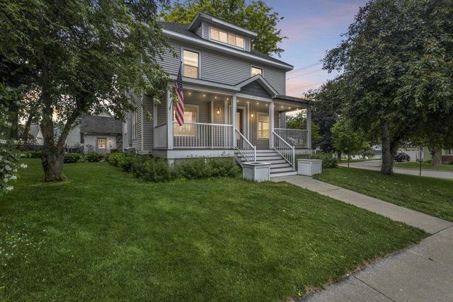 325 S Bridge Street, Markesan, WI 53946