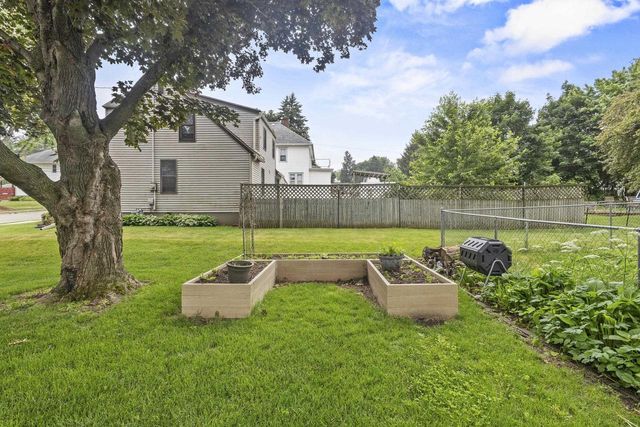 325 S Bridge Street, Markesan, WI 53946