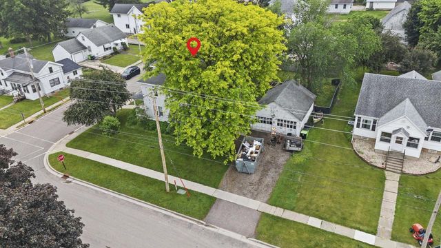 325 S Bridge Street, Markesan, WI 53946