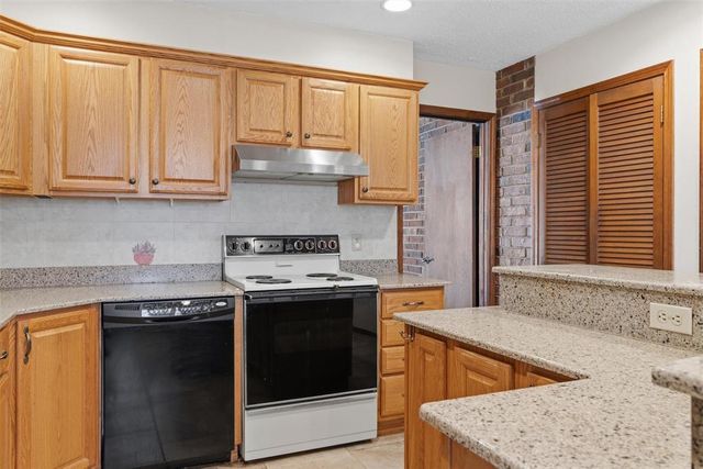 10708 Creekvale Drive, Midwest City, OK 73165