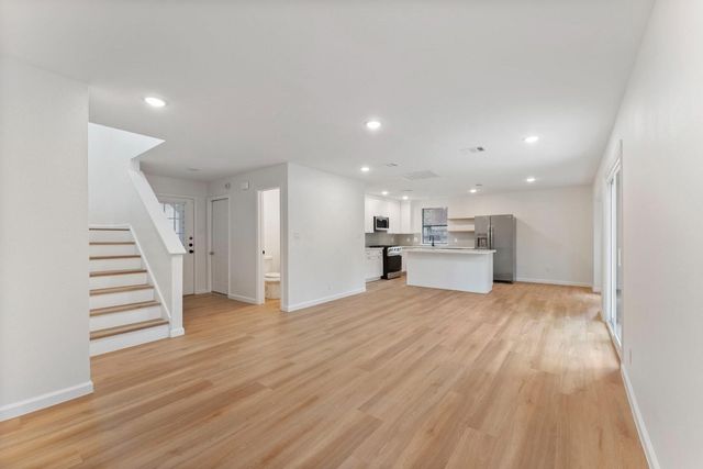 32 Thrush Grove Place, The Woodlands, TX 77381