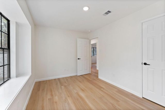 32 Thrush Grove Place, The Woodlands, TX 77381