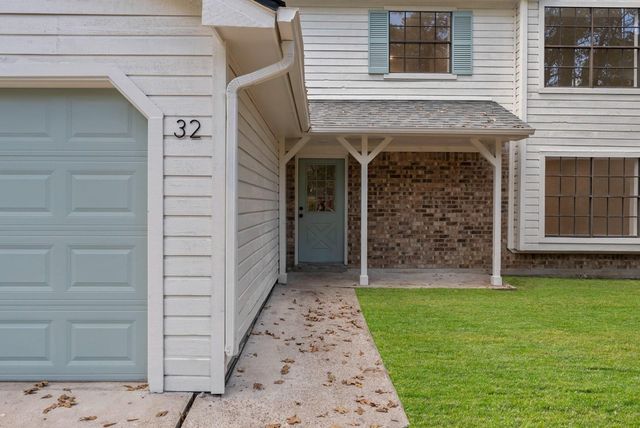 32 Thrush Grove Place, The Woodlands, TX 77381