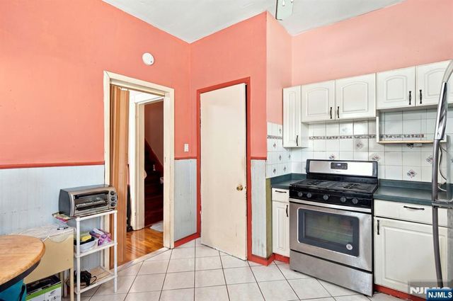 186 Culver Avenue, Jersey City, NJ 07305
