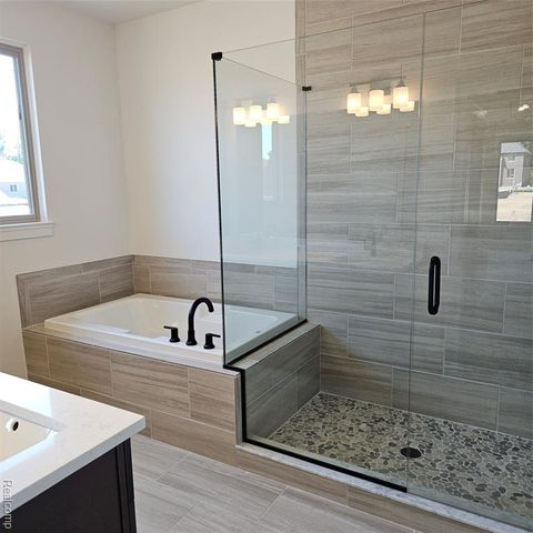 50539 Mistwood Drive, Macomb, MI 48042