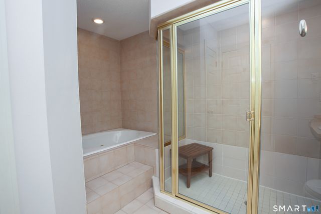 15 Highland Street 101, West Hartford, CT 06119