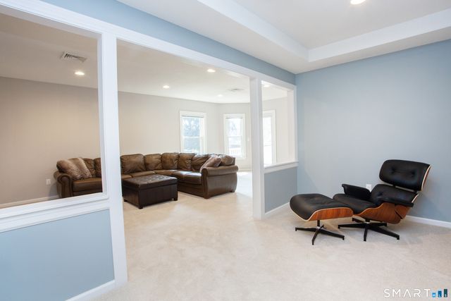 15 Highland Street 101, West Hartford, CT 06119