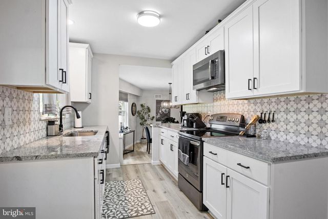 1846 CLOVER LN, York, PA 17403