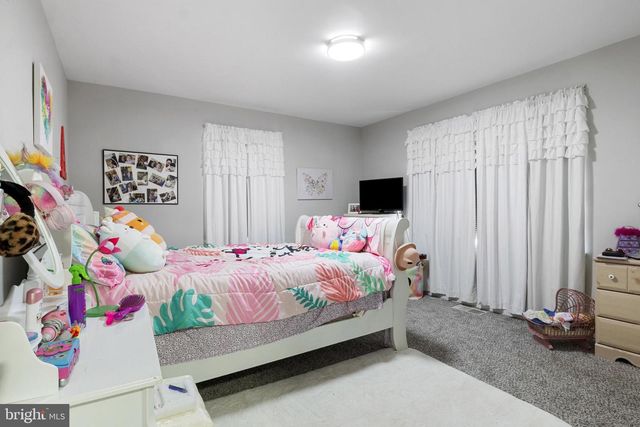 1846 CLOVER LN, York, PA 17403