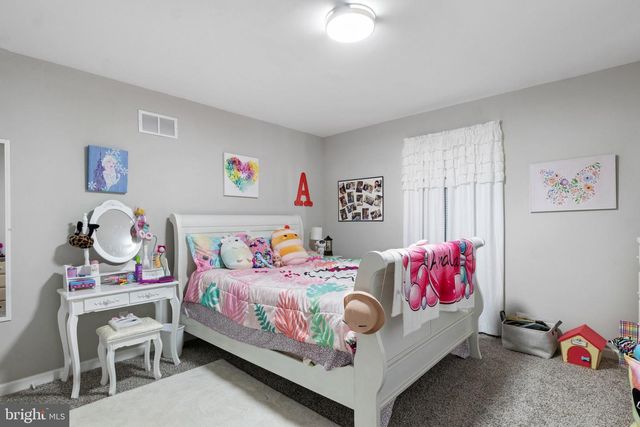 1846 CLOVER LN, York, PA 17403