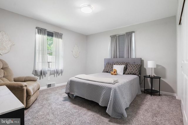 1846 CLOVER LN, York, PA 17403