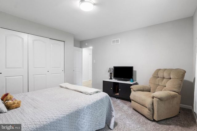 1846 CLOVER LN, York, PA 17403