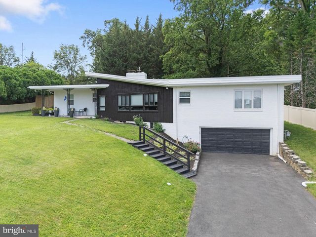 1846 CLOVER LN, York, PA 17403