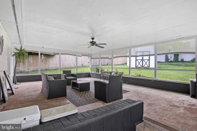 1846 CLOVER LN, York, PA 17403