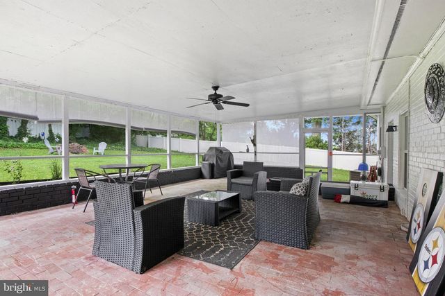 1846 CLOVER LN, York, PA 17403
