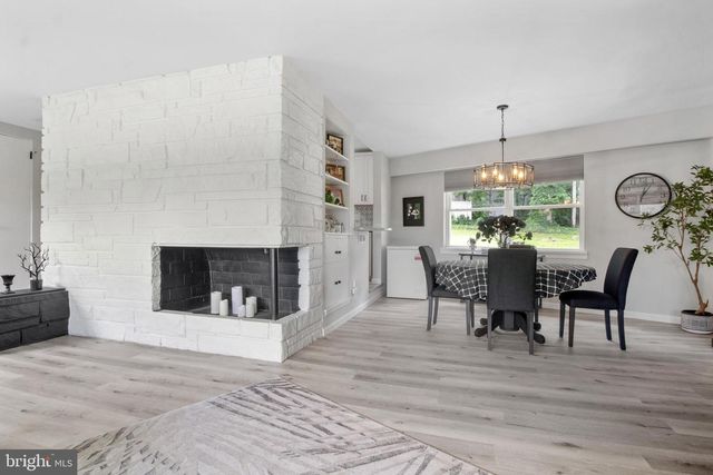 1846 CLOVER LN, York, PA 17403