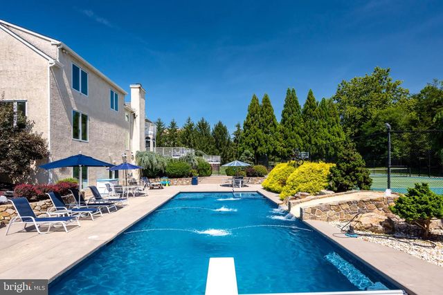 1015 S WISTERIA DR, Malvern, PA 19355