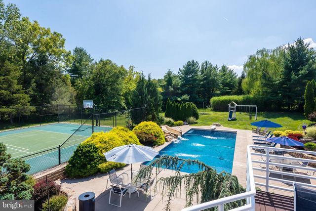 1015 S WISTERIA DR, Malvern, PA 19355