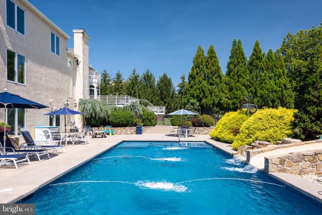 1015 S WISTERIA DR, Malvern, PA 19355