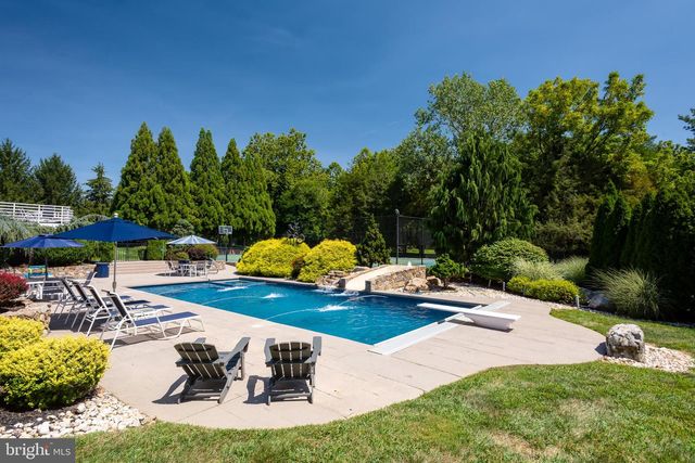 1015 S WISTERIA DR, Malvern, PA 19355