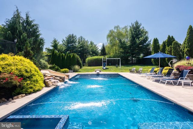 1015 S WISTERIA DR, Malvern, PA 19355