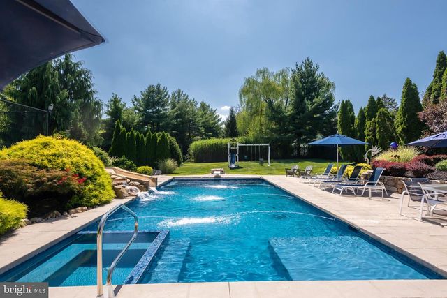 1015 S WISTERIA DR, Malvern, PA 19355