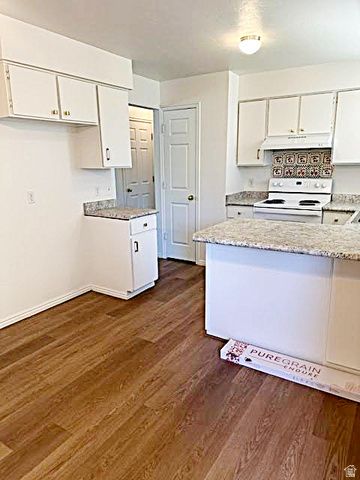 5503 S WESTSIDE CIR, Kearns, UT 84118
