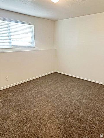 5503 S WESTSIDE CIR, Kearns, UT 84118