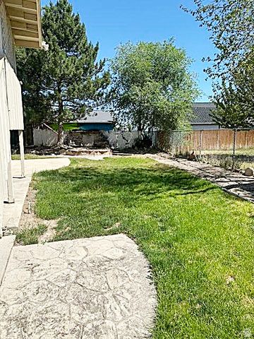 5503 S WESTSIDE CIR, Kearns, UT 84118