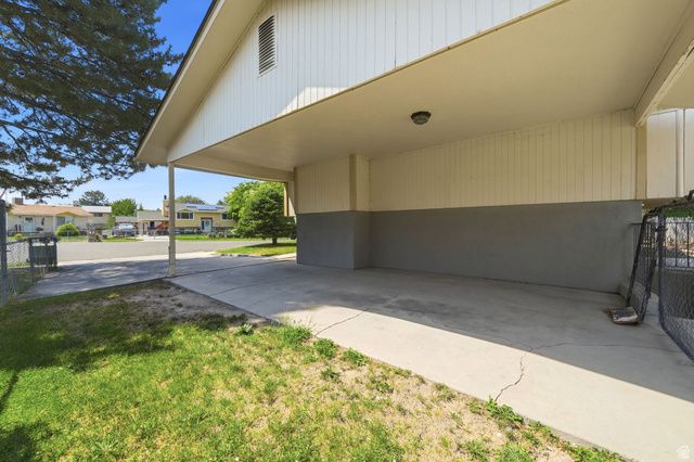 5503 S WESTSIDE CIR, Kearns, UT 84118