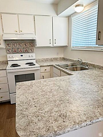 5503 S WESTSIDE CIR, Kearns, UT 84118