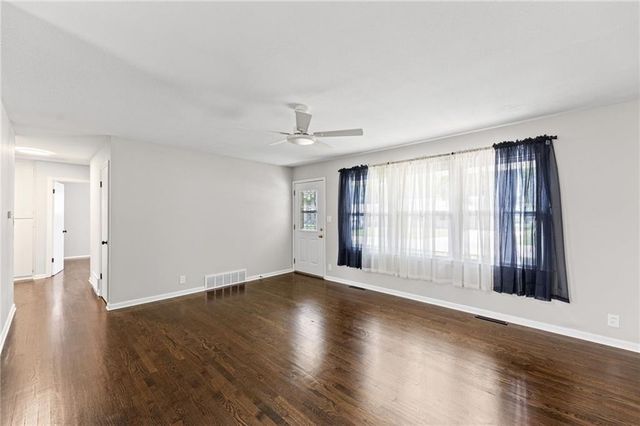 8100 E 90th Terrace, Kansas City, MO 64138