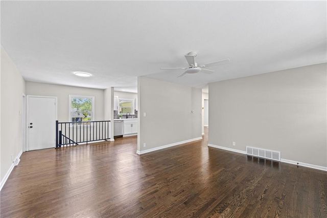 8100 E 90th Terrace, Kansas City, MO 64138