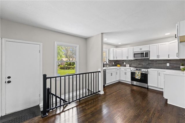 8100 E 90th Terrace, Kansas City, MO 64138