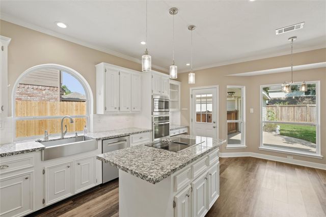 1811 Laguna Meadows Ln, Houston, TX 77094