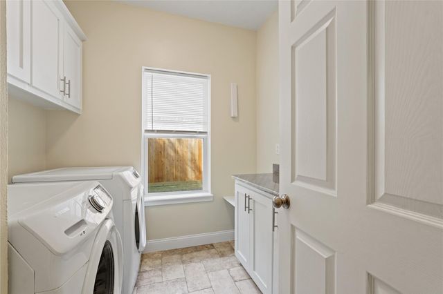 1811 Laguna Meadows Ln, Houston, TX 77094