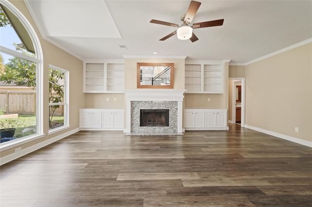 1811 Laguna Meadows Ln, Houston, TX 77094