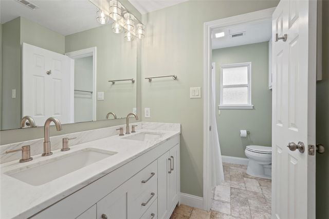 1811 Laguna Meadows Ln, Houston, TX 77094