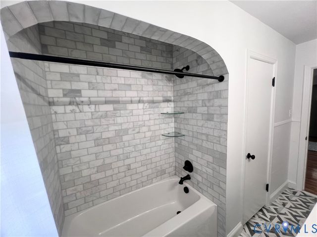 15330 Harrowgate Rd, Chester, VA 23831