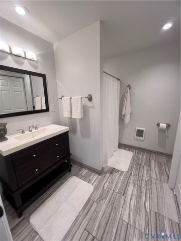 15330 Harrowgate Rd, Chester, VA 23831